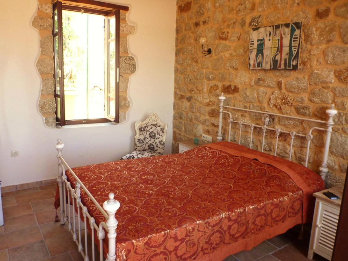 Bright Sun Villas Chalki Town Стая снимка